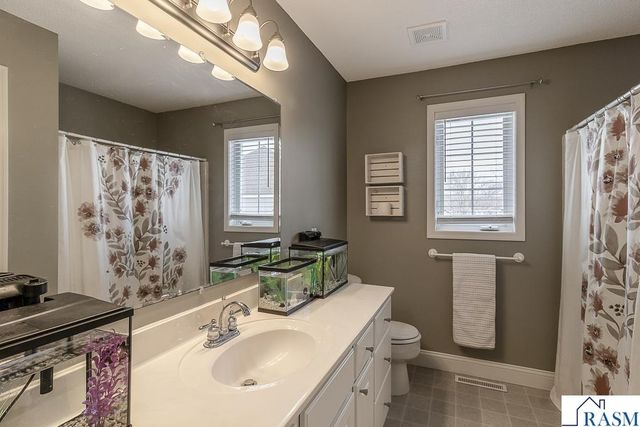 14 Eagle Ridge Court, North Mankato, MN 56003