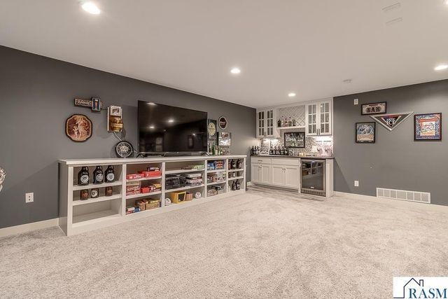 14 Eagle Ridge Court, North Mankato, MN 56003