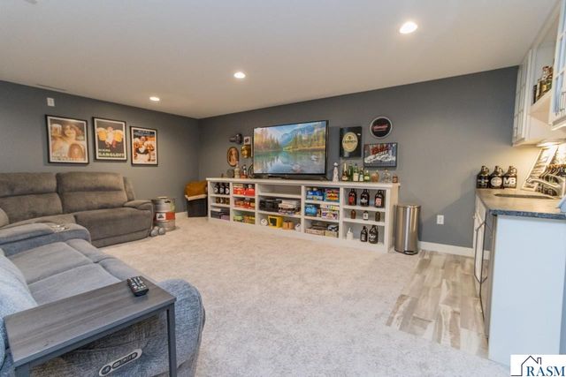 14 Eagle Ridge Court, North Mankato, MN 56003