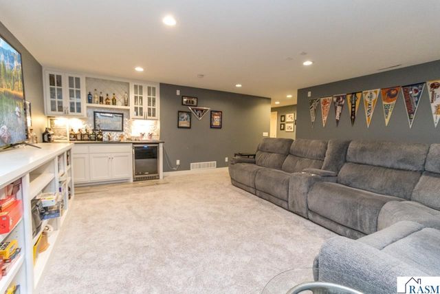 14 Eagle Ridge Court, North Mankato, MN 56003