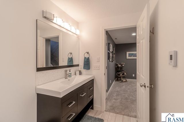 14 Eagle Ridge Court, North Mankato, MN 56003