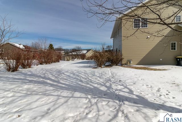 14 Eagle Ridge Court, North Mankato, MN 56003