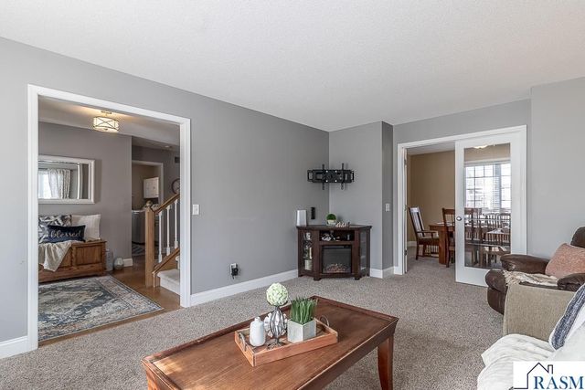 14 Eagle Ridge Court, North Mankato, MN 56003