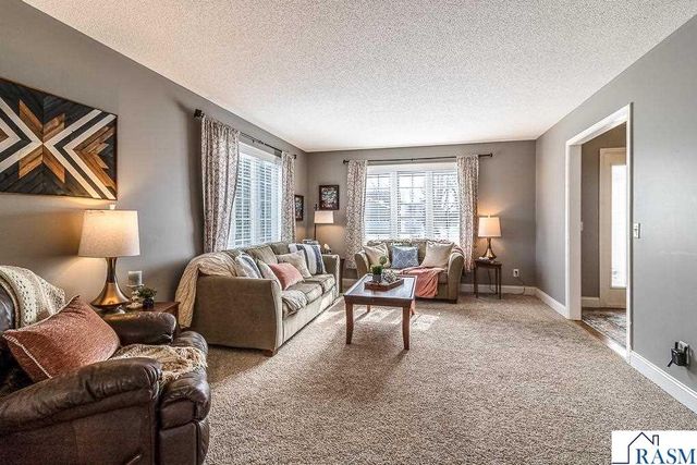 14 Eagle Ridge Court, North Mankato, MN 56003