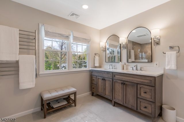 7 Oxbow Dr, New Providence Boro, NJ 07974