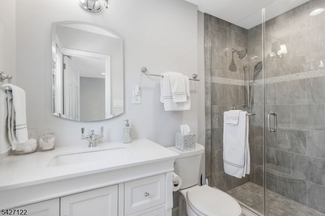 7 Oxbow Dr, New Providence Boro, NJ 07974