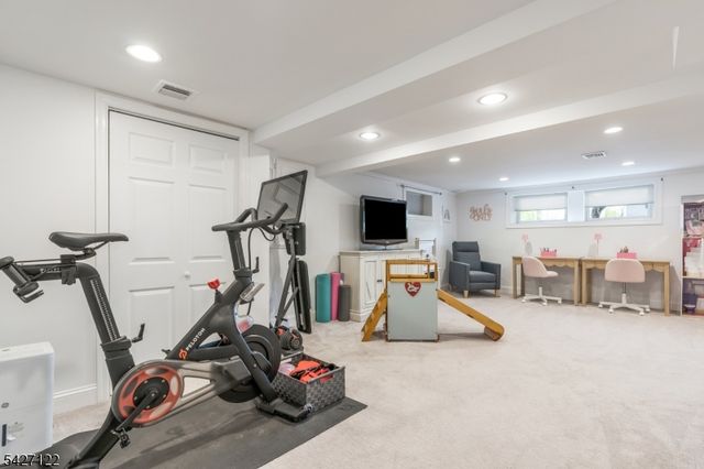 7 Oxbow Dr, New Providence Boro, NJ 07974