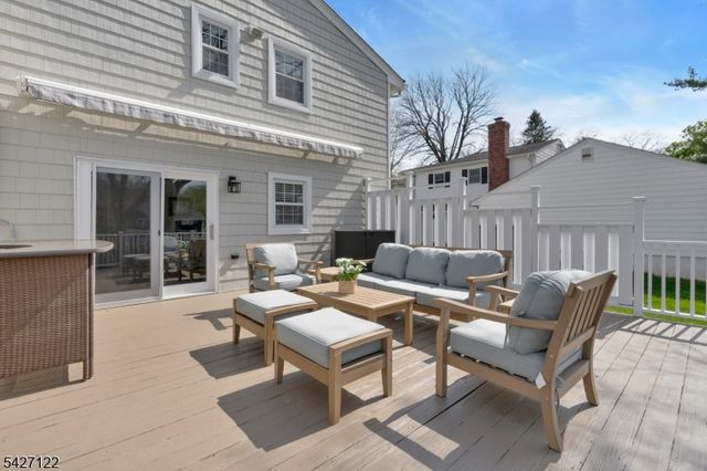 7 Oxbow Dr, New Providence Boro, NJ 07974
