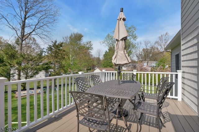7 Oxbow Dr, New Providence Boro, NJ 07974