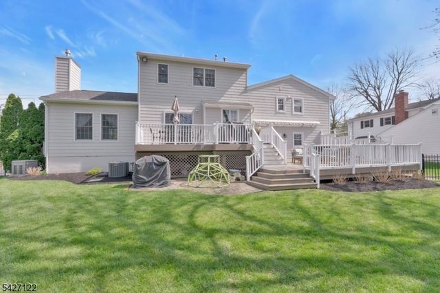 7 Oxbow Dr, New Providence Boro, NJ 07974