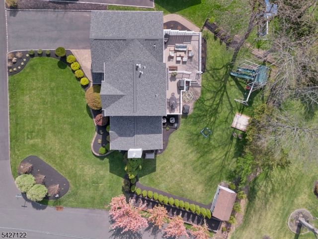7 Oxbow Dr, New Providence Boro, NJ 07974