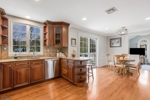 7 Oxbow Dr, New Providence Boro, NJ 07974