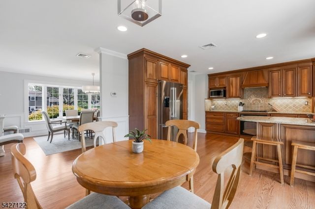 7 Oxbow Dr, New Providence Boro, NJ 07974