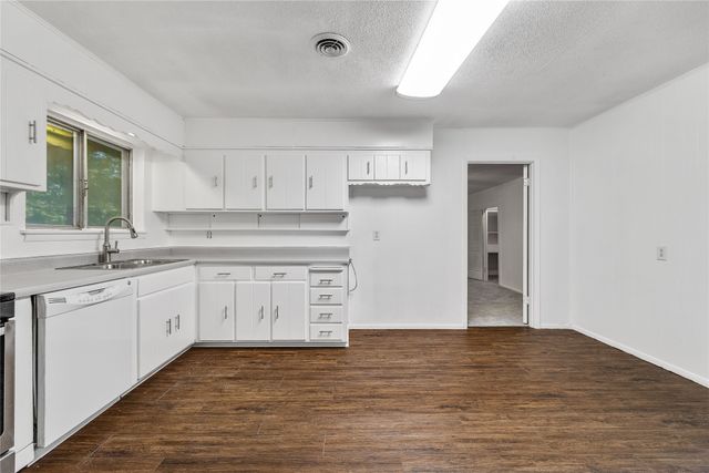 7108 Willis Avenue, Fort Worth, TX 76116