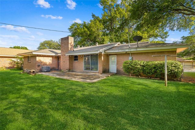 7108 Willis Avenue, Fort Worth, TX 76116