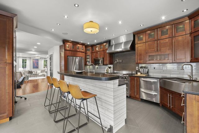 610 City Park Avenue, Columbus, OH 43206