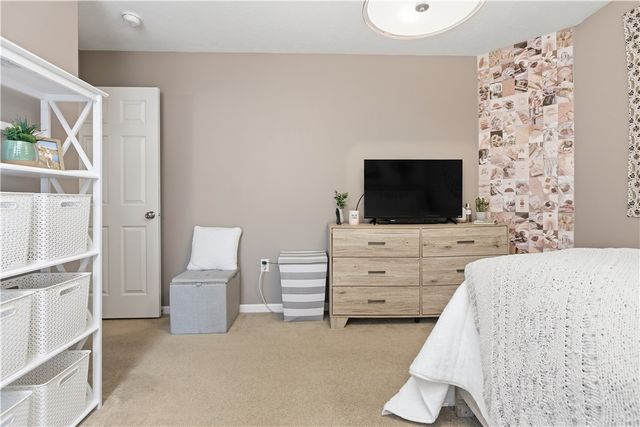 2035 Majestic Dr, North Strabane, PA 15317