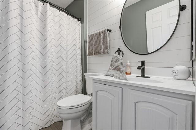 2035 Majestic Dr, North Strabane, PA 15317