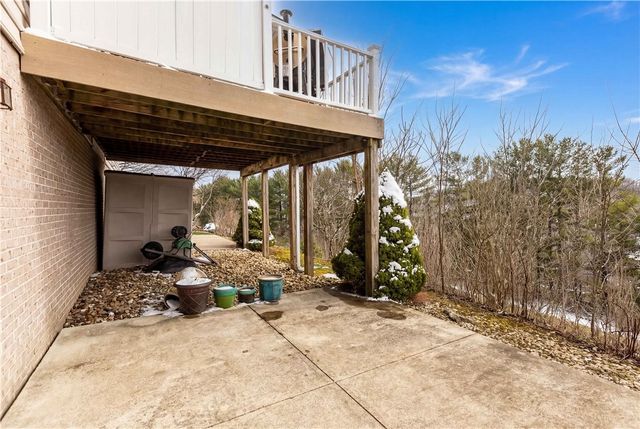 2035 Majestic Dr, North Strabane, PA 15317