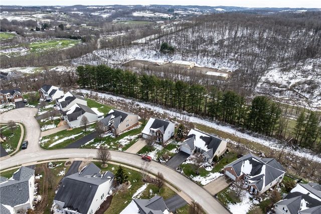 2035 Majestic Dr, North Strabane, PA 15317