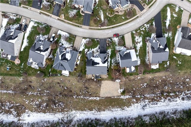 2035 Majestic Dr, North Strabane, PA 15317