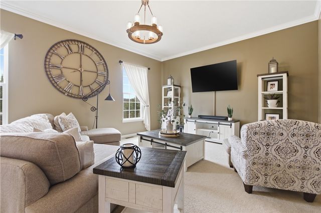 2035 Majestic Dr, North Strabane, PA 15317