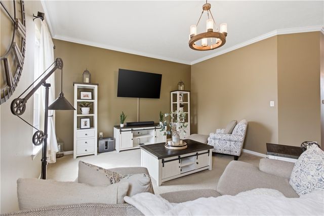 2035 Majestic Dr, North Strabane, PA 15317