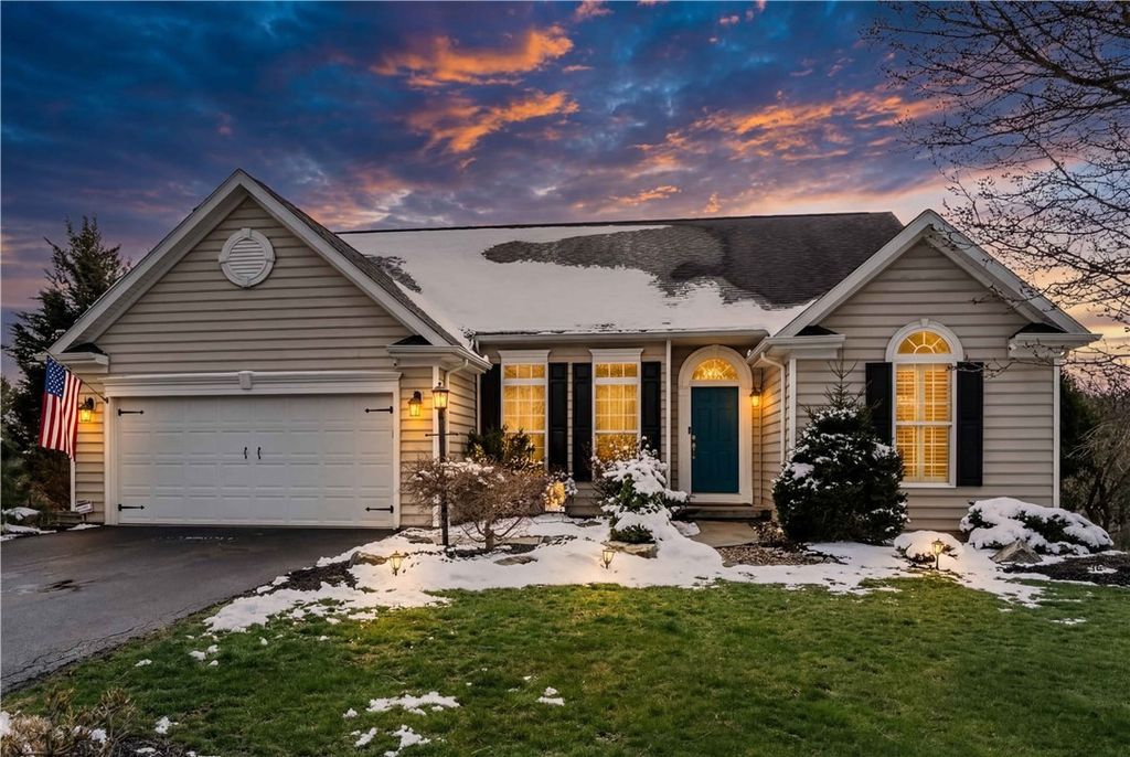 2035 Majestic Dr, North Strabane, PA 15317