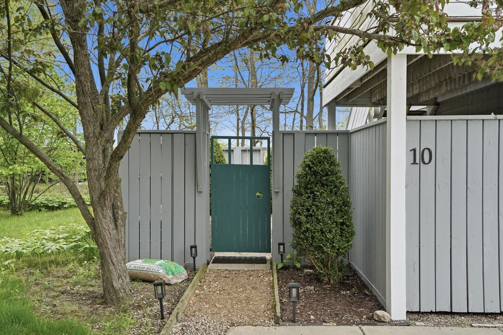 10 Tryon Farm Lane F10, Michigan City, IN 46360