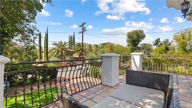5128 Avenida Hacienda, Tarzana, CA 91356