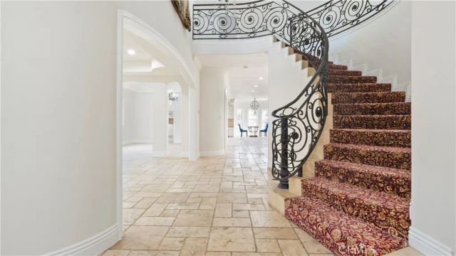 5128 Avenida Hacienda, Tarzana, CA 91356
