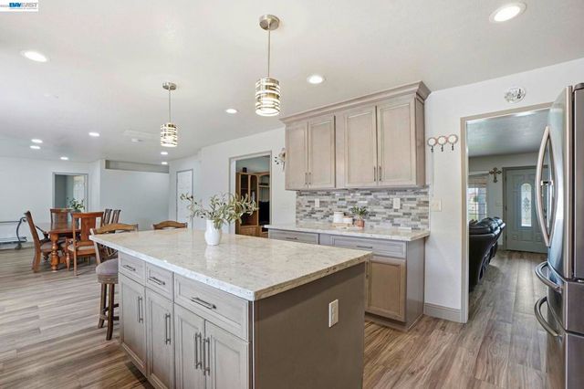 11378 Mountain View Rd, Tracy, CA 95376