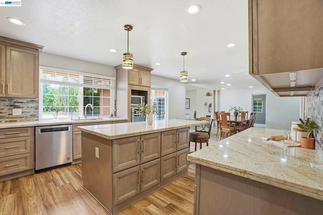 11378 Mountain View Rd, Tracy, CA 95376