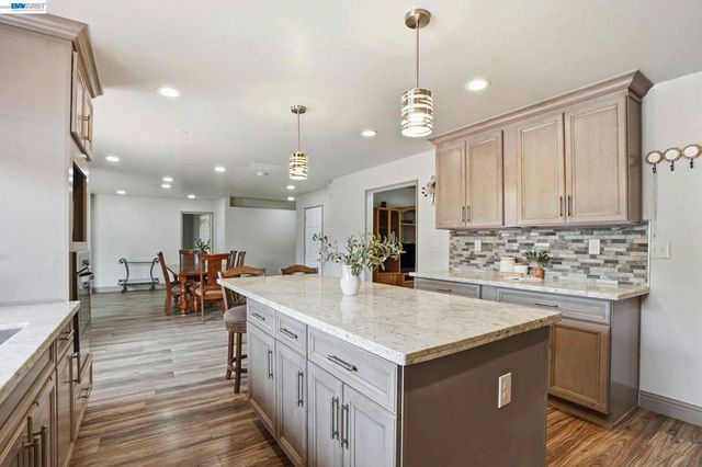 11378 Mountain View Rd, Tracy, CA 95376