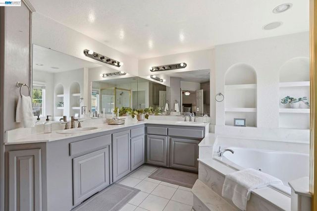 11378 Mountain View Rd, Tracy, CA 95376