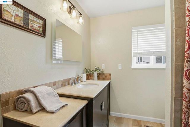 11378 Mountain View Rd, Tracy, CA 95376