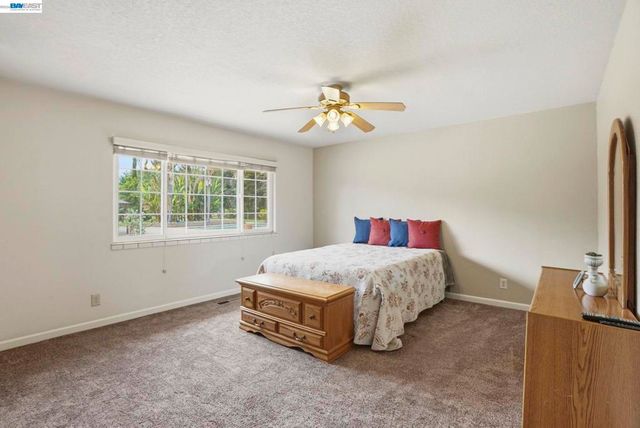11378 Mountain View Rd, Tracy, CA 95376