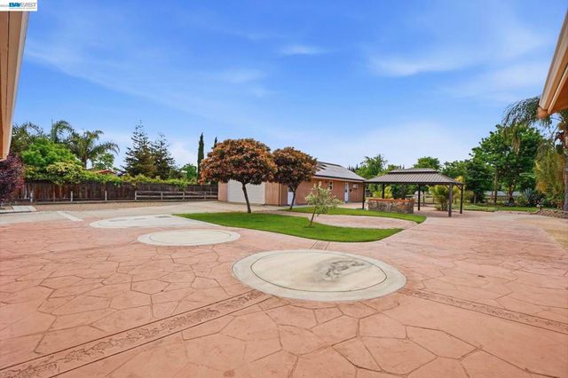 11378 Mountain View Rd, Tracy, CA 95376