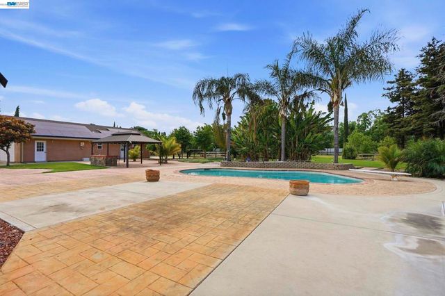 11378 Mountain View Rd, Tracy, CA 95376