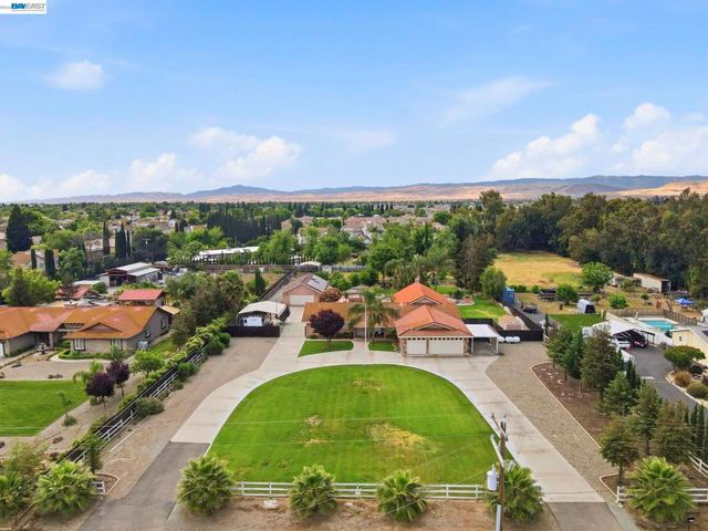 11378 Mountain View Rd, Tracy, CA 95376