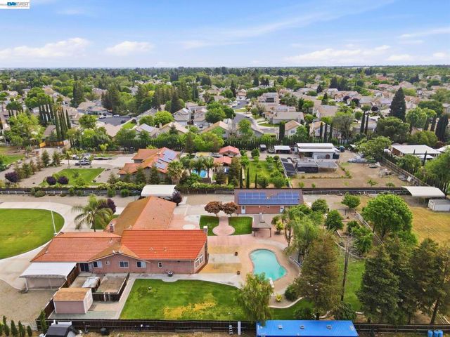 11378 Mountain View Rd, Tracy, CA 95376