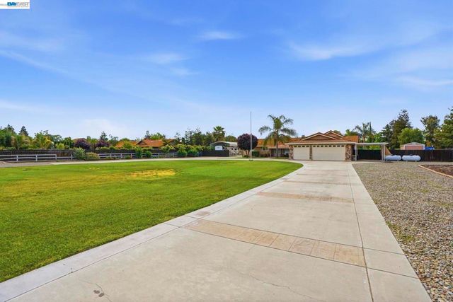 11378 Mountain View Rd, Tracy, CA 95376