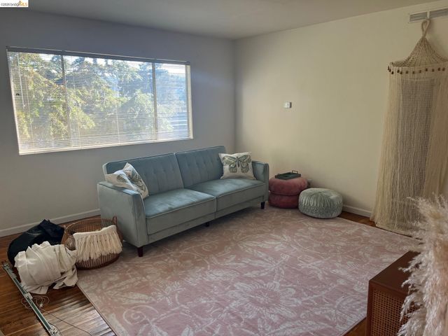 2425 San Joaquin St, Richmond, CA 94804