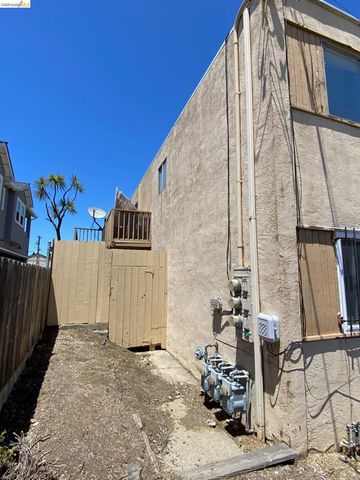 2425 San Joaquin St, Richmond, CA 94804