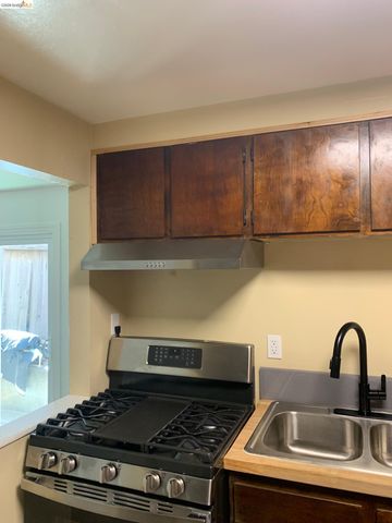 2425 San Joaquin St, Richmond, CA 94804