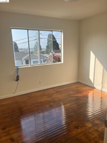 2425 San Joaquin St, Richmond, CA 94804