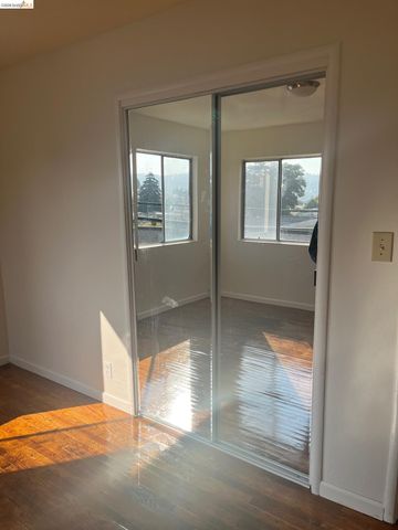 2425 San Joaquin St, Richmond, CA 94804