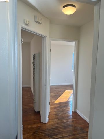 2425 San Joaquin St, Richmond, CA 94804