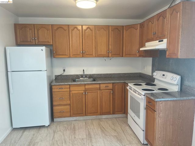 2425 San Joaquin St, Richmond, CA 94804