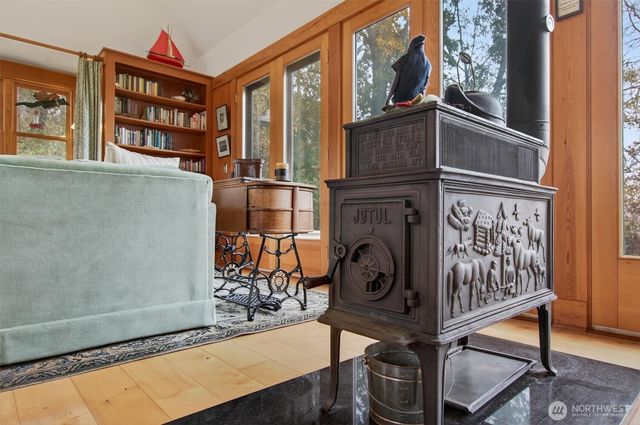 357 E Birnie Slough Road, Cathlamet, WA 98612